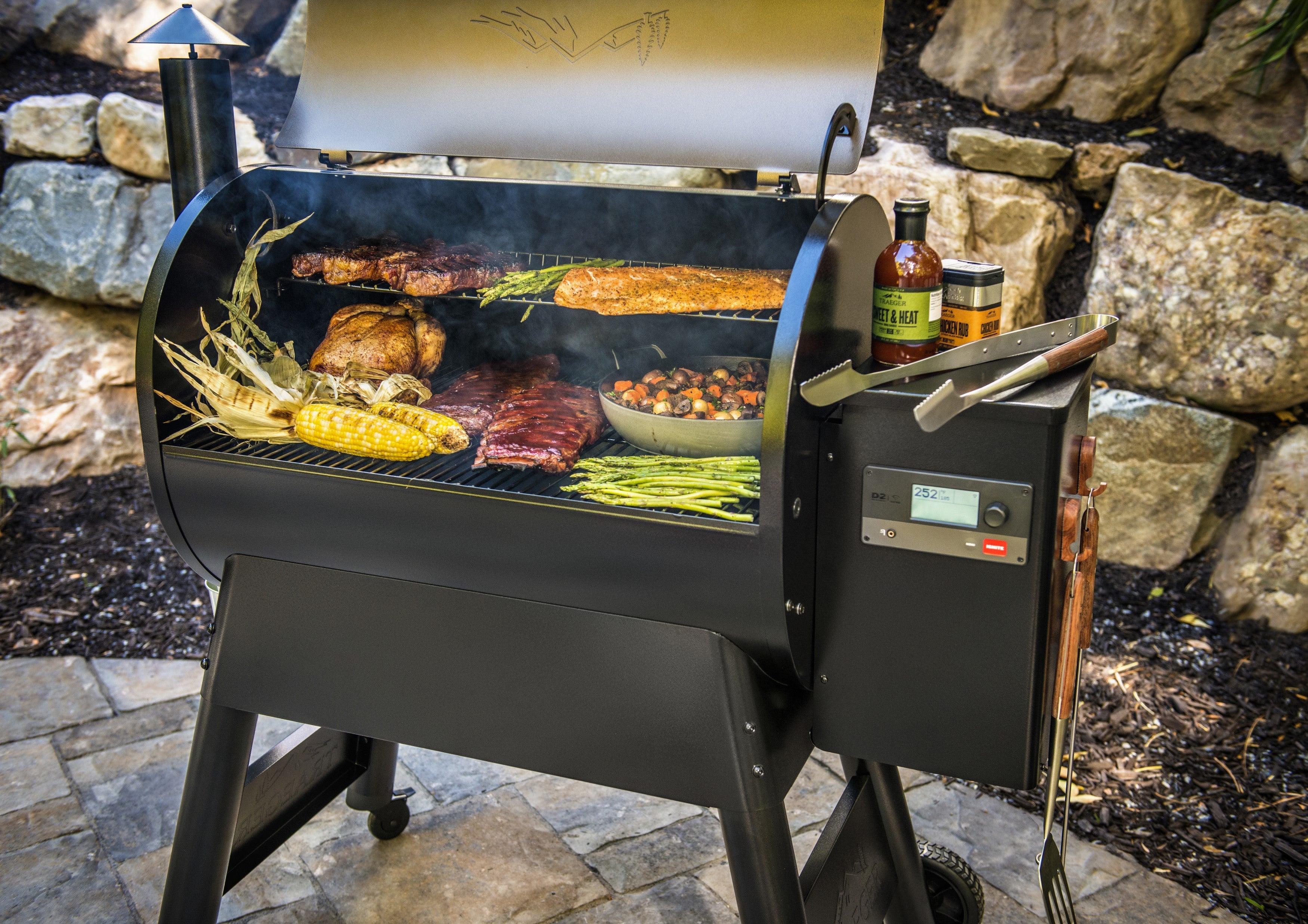 TRAEGER PRO 780 Pellet Grill